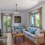 Costa Avithos Otel Svoronata