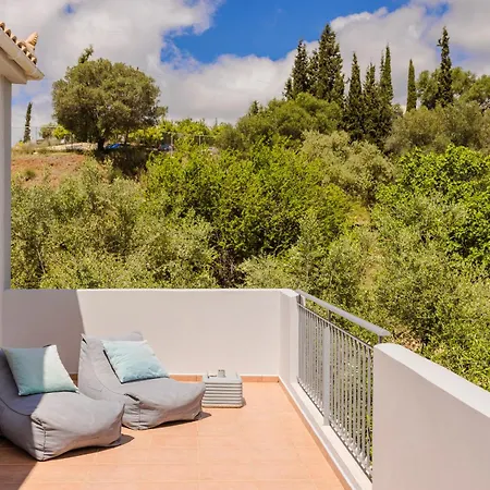 ホテル Costa Avithos 4*