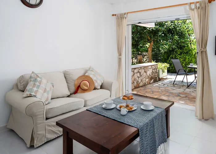 Otel Costa Avithos Svoronata