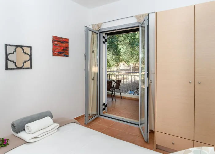 Costa Avithos Otel Svoronata