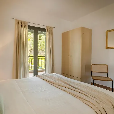 Costa Avithos Hotel