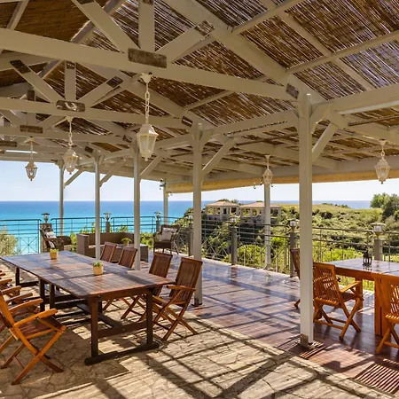 Hotel Costa Avithos Svoronata
