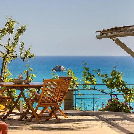 Hotel Costa Avithos