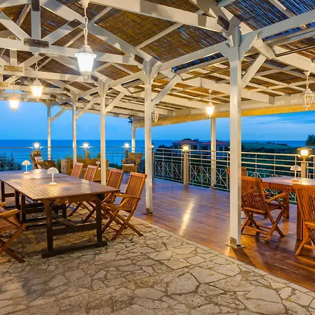 Hotel Costa Avithos