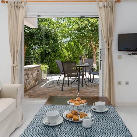 Отель Costa Avithos 4*