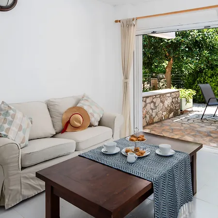 Hotel Costa Avithos Svoronata