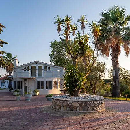 Costa Avithos Hotel 4*