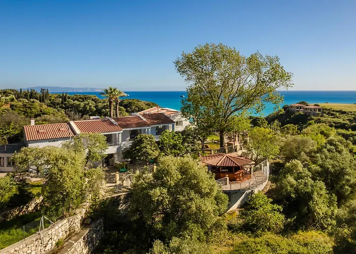 Costa Avithos מלון 4*