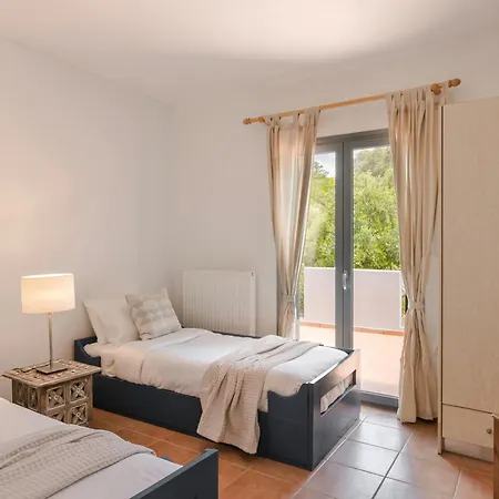 Costa Avithos 4*