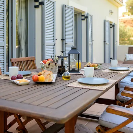Costa Avithos Hotel